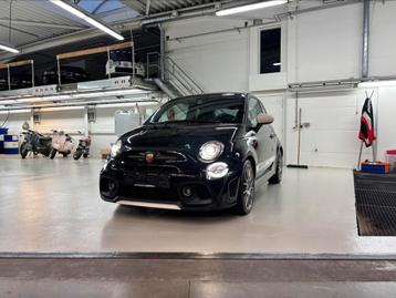 Abarth 695 Esseesse • 2022 • Slechts 17.000 km • 1 van 695 • beschikbaar voor biedingen
