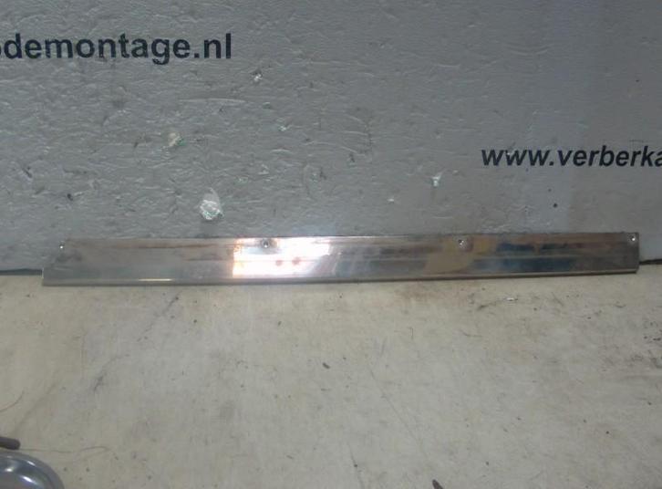 SIERLIJST onder zijruit links achter Maserati Bi-turbo, Auto-onderdelen, Carrosserie, Maserati, Gebruikt