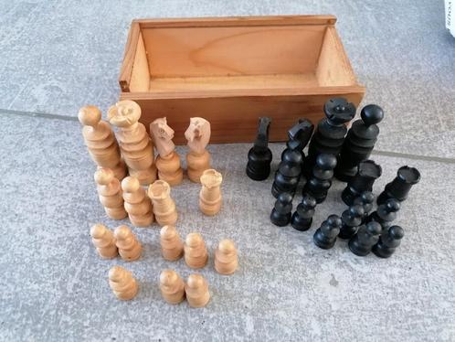 32 Anciennes pièces  en bois de jeu d échec, Hobby & Loisirs créatifs, Jeux de société | Jeux de plateau, Comme neuf, Enlèvement ou Envoi