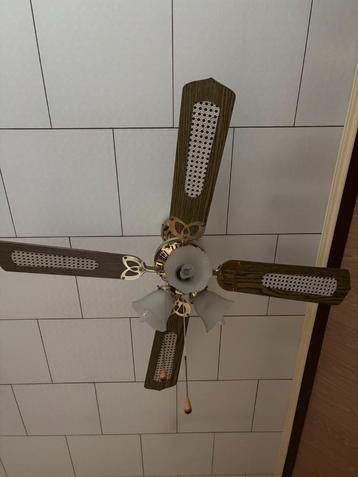 Plafondlamp + ventilator beschikbaar voor biedingen