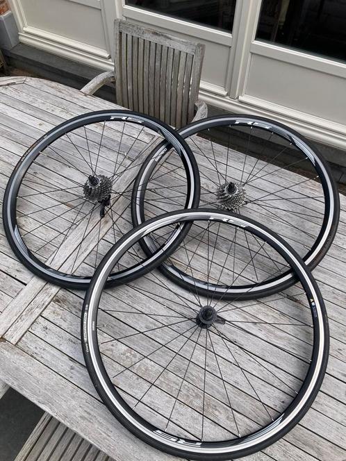 Wielen Shimano RS, Fietsen en Brommers, Fietsonderdelen, Zo goed als nieuw, Racefiets, Wiel, Ophalen