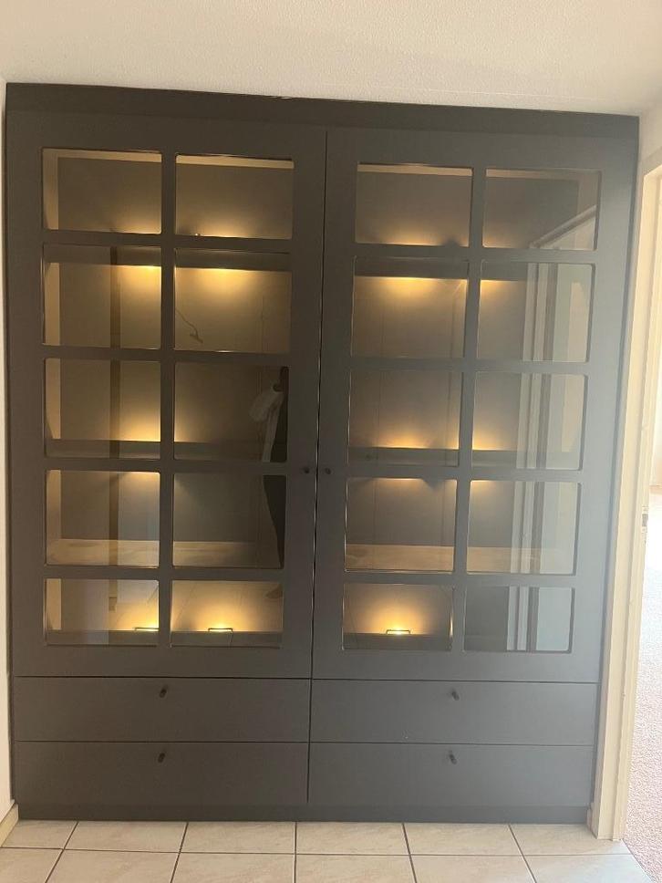 Gratis! mooie inbouwkast met verlichting, Huis en Inrichting, Kasten | Kleerkasten, 200 cm of meer, 150 tot 200 cm, Met lade(s)