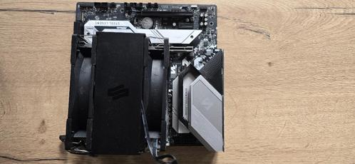 AMD Ryzen 5 5600, Asrock B550, 32 GB DDR4-3200, cpu koeling, Computers en Software, Processors, Zo goed als nieuw, 6-core, 12-core