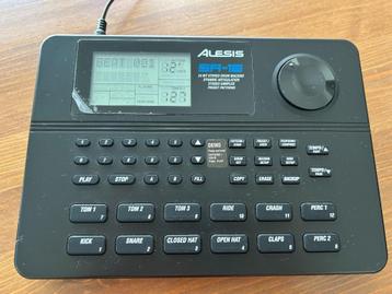 Alesis SR-16 drumcomputer 24-bit drummachine beschikbaar voor biedingen