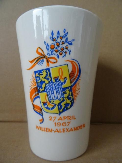 Beker geboortebeker Willem-Alexander Royal Sphinx P. Regout, Verzamelen, Koningshuis en Royalty, Zo goed als nieuw, Servies, Ophalen of Verzenden