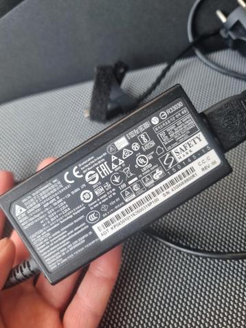 Laptopadapter universeel, compatibel ASUS, ACER, Lenovo,..  beschikbaar voor biedingen