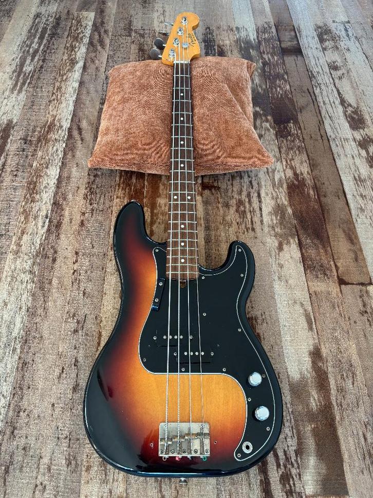 Fender Precision Bass, Muziek en Instrumenten, Snaarinstrumenten | Gitaren | Bas, Gebruikt, Elektrisch, Ophalen