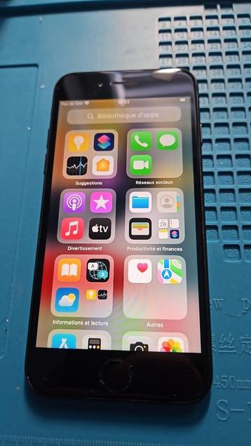 Apple iPhone 7 - 32 GB - Noir - Sim UNLOCKED - (désimlocké)