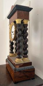 Horloge portique Napoléon III en marqueterie – XIXe siècle, Enlèvement ou Envoi