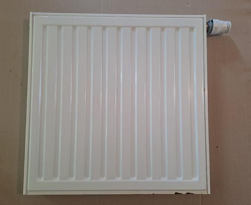 Radson Radiator T11 60 x 60 met thermostaatkraan en beugels, Doe-het-zelf en Bouw, Verwarming en Radiatoren, Gebruikt, Radiator
