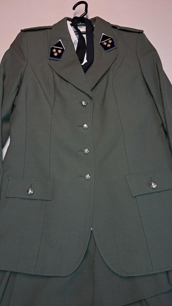 BELGIQUE - ABL - TENUE FEMININE - COMMANDANT TRANSMISSIONS, Collections, Objets militaires | Général, Armée de terre, Enlèvement ou Envoi