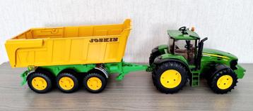 Bruder John Deere 7930 tractor met kiepaanhanger van Joskin