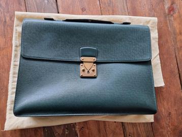 Louis Vuitton Vintage Serviette beschikbaar voor biedingen