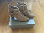schoenen / enkellaarsjes nog nieuw in originele doos, Ophalen, Beige, Lage of Enkellaarzen, Nieuw