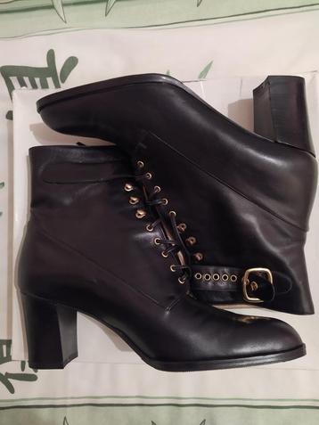 Italiaanse Damesbotjes beschikbaar voor biedingen