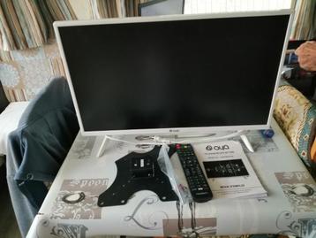 Petite télèvision AYA beschikbaar voor biedingen