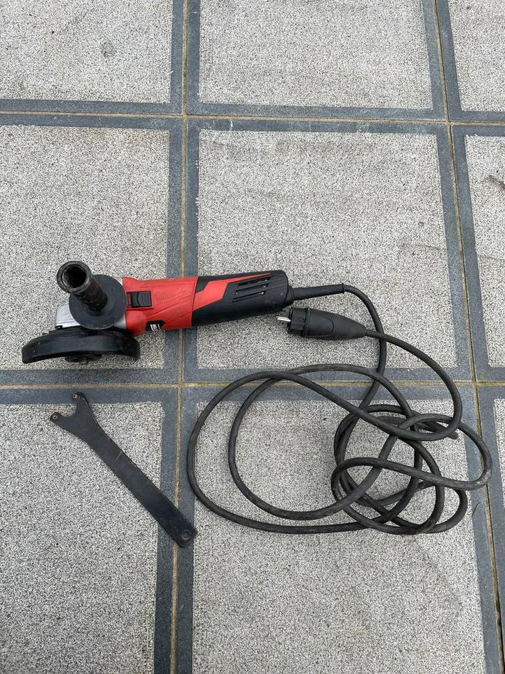 Meuleuse d'angle robuste Milwaukee, Bricolage & Construction, Outillage | Meuleuses, Comme neuf, Meuleuse d'angle, 1000 watts ou plus