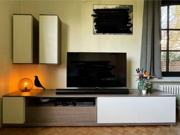 Set leefkamer tv-meubel met hangkasten + dressoir + barkast