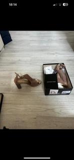 Caroline biss sandaal met hakje, Beige, Zo goed als nieuw, Caroline biss, Pumps