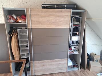 GRATUIT ! Grande armoire, 200 cm ou plus, Utilisé, Avec espace de penderie, 50 à 75 cm