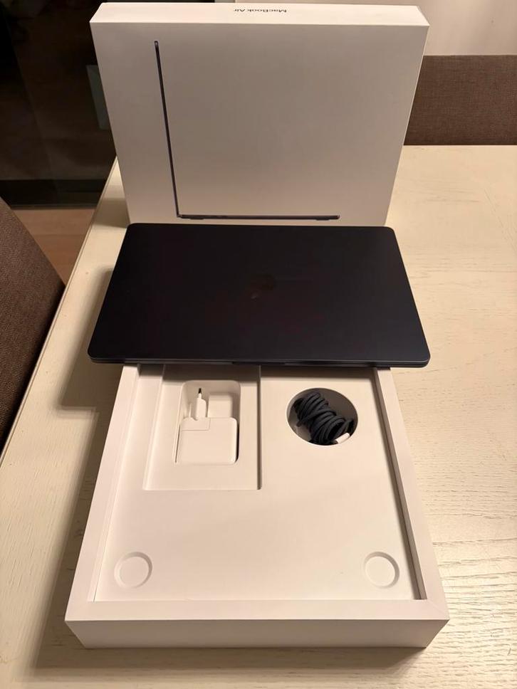 15-inch MacBook Air Apple M4-chip, Informatique & Logiciels, Apple Macbooks, Neuf, MacBook Air, 15 pouces, 4 Ghz ou plus, 512 GB