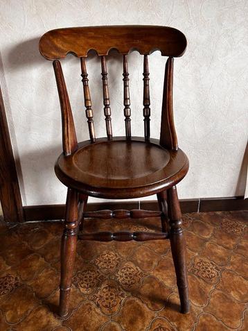 6 antieken stoelen