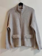Damesgilet met rits en bontjes maat 42/44, Ophalen of Verzenden, Zo goed als nieuw, Maat 42/44 (L), Beige
