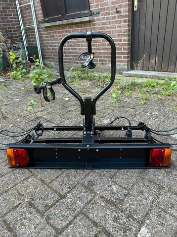 Fietsdrager beschikbaar voor biedingen