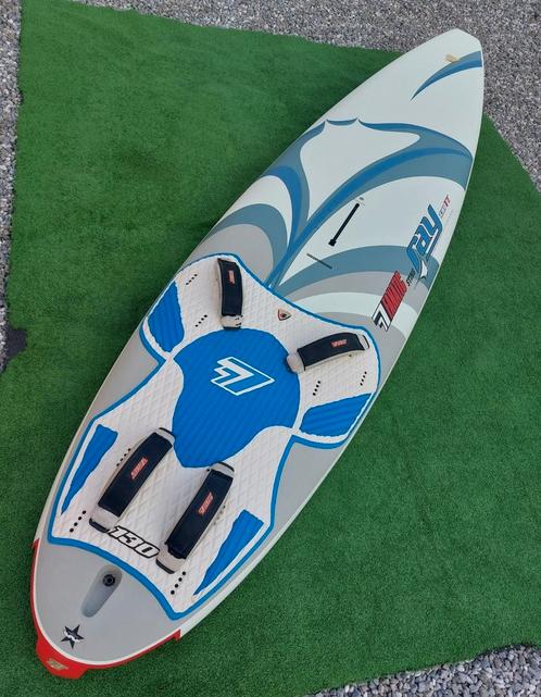 Surfplank Fanatic Sting Ray 130 TT carbon sandwich met vin, Watersport en Boten, Windsurfen, Zo goed als nieuw, Plank, 250 tot 300 cm