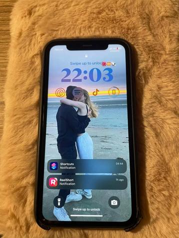 Iphone 11 met hoesje beschikbaar voor biedingen
