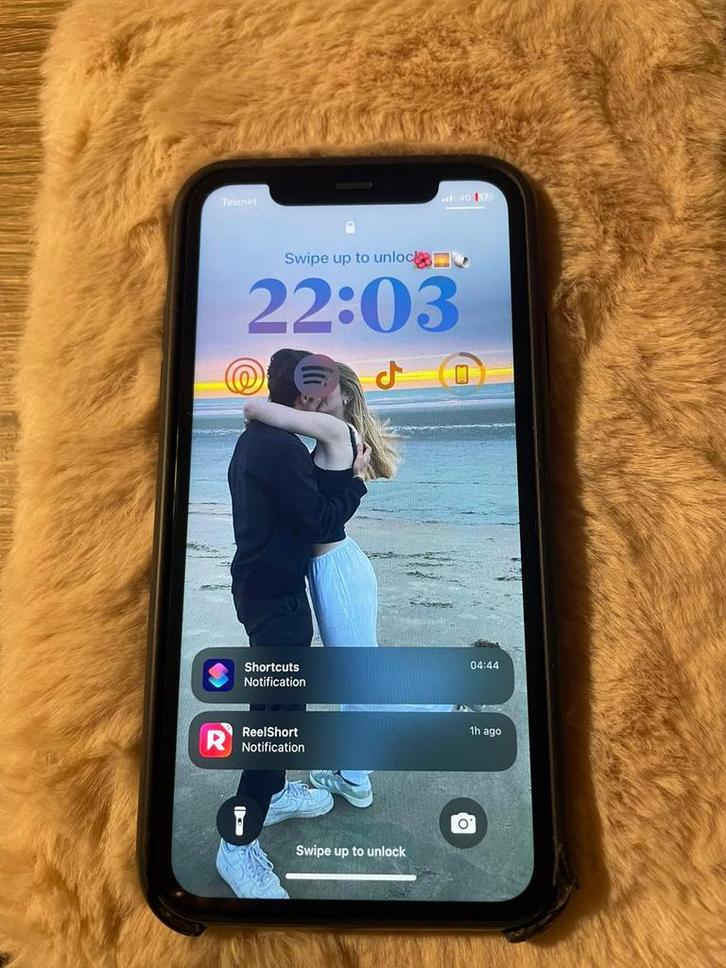 Iphone 11 met hoesje, Telecommunicatie, Mobiele telefoons | Hoesjes en Screenprotectors | Apple iPhone, iPhone 11, Ophalen