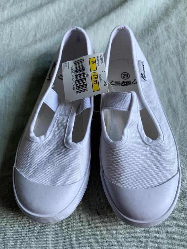 Turnpantoffels maat 29 Bristol nieuwstaat, Kinderen en Baby's, Kinderkleding | Schoenen en Sokken, Nieuw, Overige typen, Jongen of Meisje