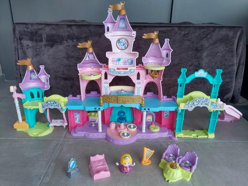 Vrolijke vriendjes kasteel + verschillende vrolijke vriendje, Enfants & Bébés, Jouets | Vtech, Utilisé, Enlèvement