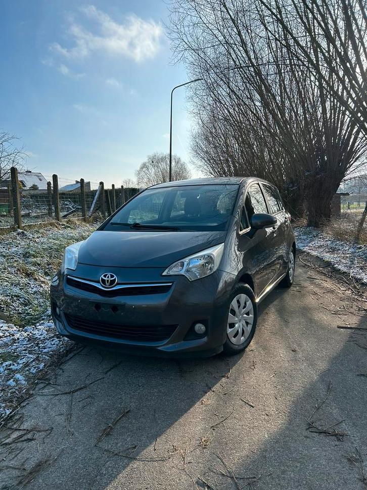 Toyota Verso S 1.3 Benzine - Airco - Garantie - Gekeurd, Auto's, Toyota, Bedrijf, Te koop, Verso-S, Benzine, Euro 5, Ophalen