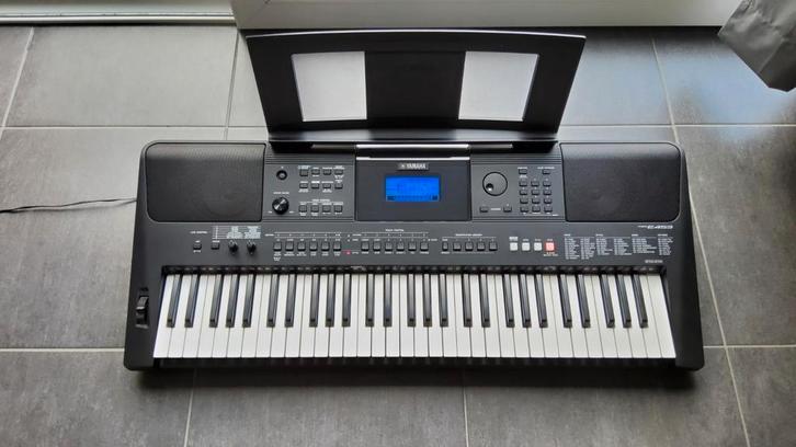 Yamaha Psr-e453 keyboard met draagtas, Muziek en Instrumenten, Keyboards, Zo goed als nieuw, Roland, Ophalen