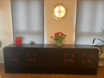 brutalist dressoir  beschikbaar voor biedingen