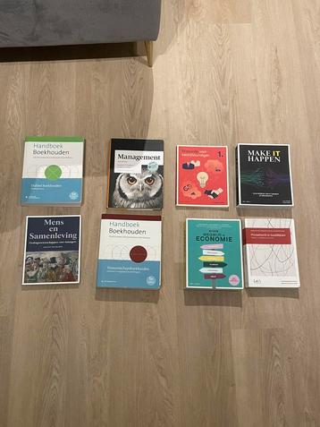1e bachelor handelswetenschappen boeken beschikbaar voor biedingen