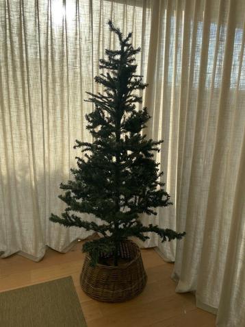 Kunststof kerstboom 210 cm hoogte beschikbaar voor biedingen