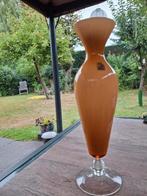 Prachtige puntgave Opaline vaas op voet.
Mooie oker kleur., Ophalen of Verzenden