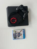 Te koop: PS4 Slim 500GB  FIFA 23 (disc) controller kabels, Verzenden, Refurbished, Met 1 controller, Slim