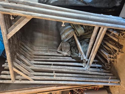 Stelling/steiger, 26 gegalvaniseerde elementen 2m hoog, Doe-het-zelf en Bouw, Steigers, Zo goed als nieuw, Ophalen