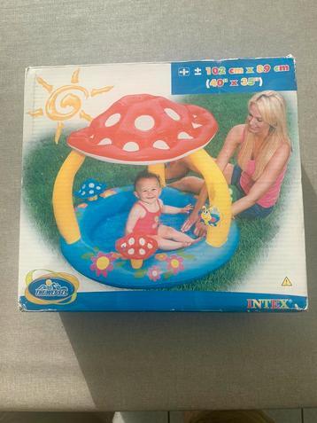 Paddestoel Baby zwembadje beschikbaar voor biedingen
