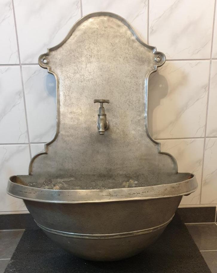 WIJWATERVAT MET KRAANTJE, Antiek en Kunst, Antiek | Keramiek en Aardewerk, Ophalen