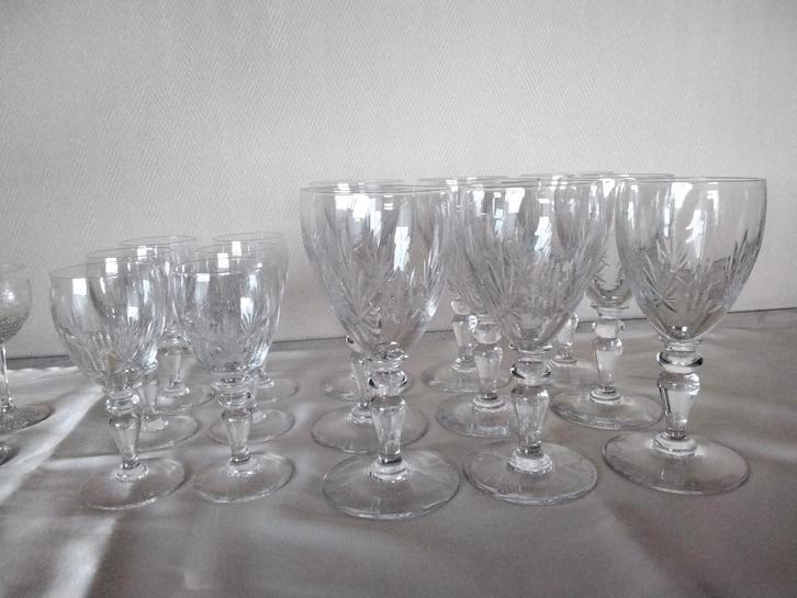 Lot de verres anciens sur pied en cristal fin Saint Louis, Antiek en Kunst, Antiek | Glaswerk en Kristal, Ophalen of Verzenden