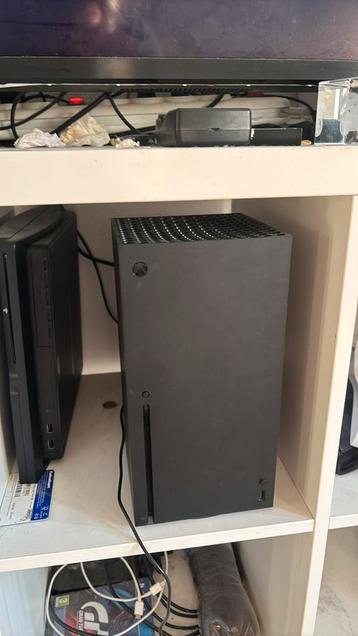 Xbox series x 7 spellen 1 controller  beschikbaar voor biedingen