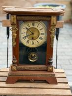 Pendule ancienne, Enlèvement