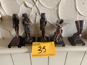 Brocante & Curiosa beschikbaar voor biedingen