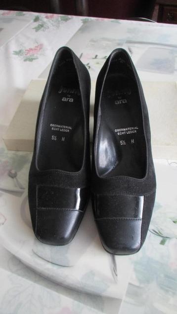 Lederen Dames schoenen beschikbaar voor biedingen