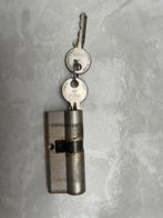Cilinderslot met 4 sleutels, Doe-het-zelf en Bouw, Hang- en Sluitwerk, Ophalen of Verzenden, Zo goed als nieuw