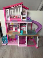 Twee Barbiehuizen en toebehoren, Kinderen en Baby's, Speelgoed | Poppenhuizen, Ophalen, Gebruikt, Poppenhuis